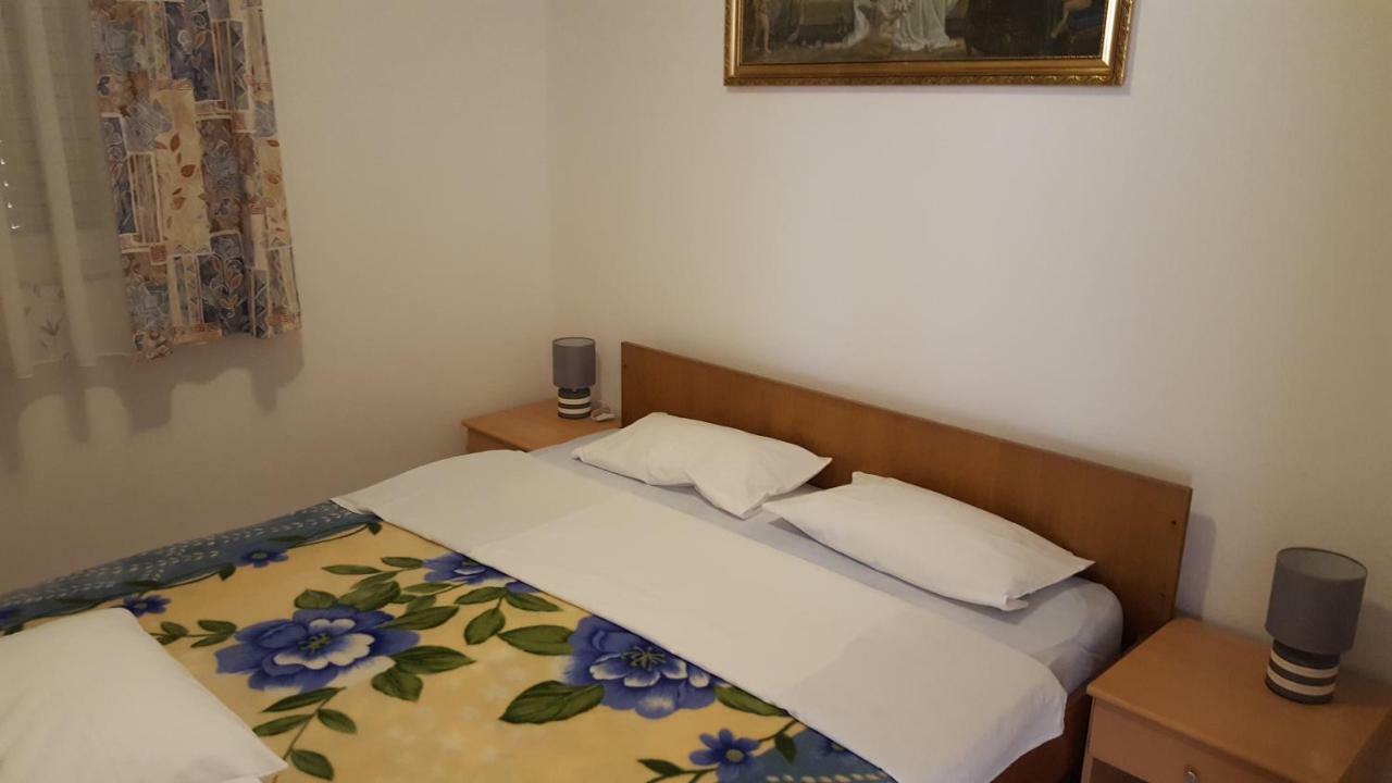 Apartments Marijeta Vir Exterior photo
