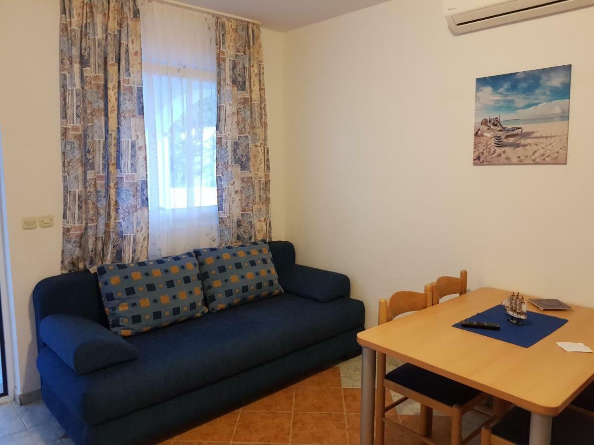Apartments Marijeta Vir Exterior photo